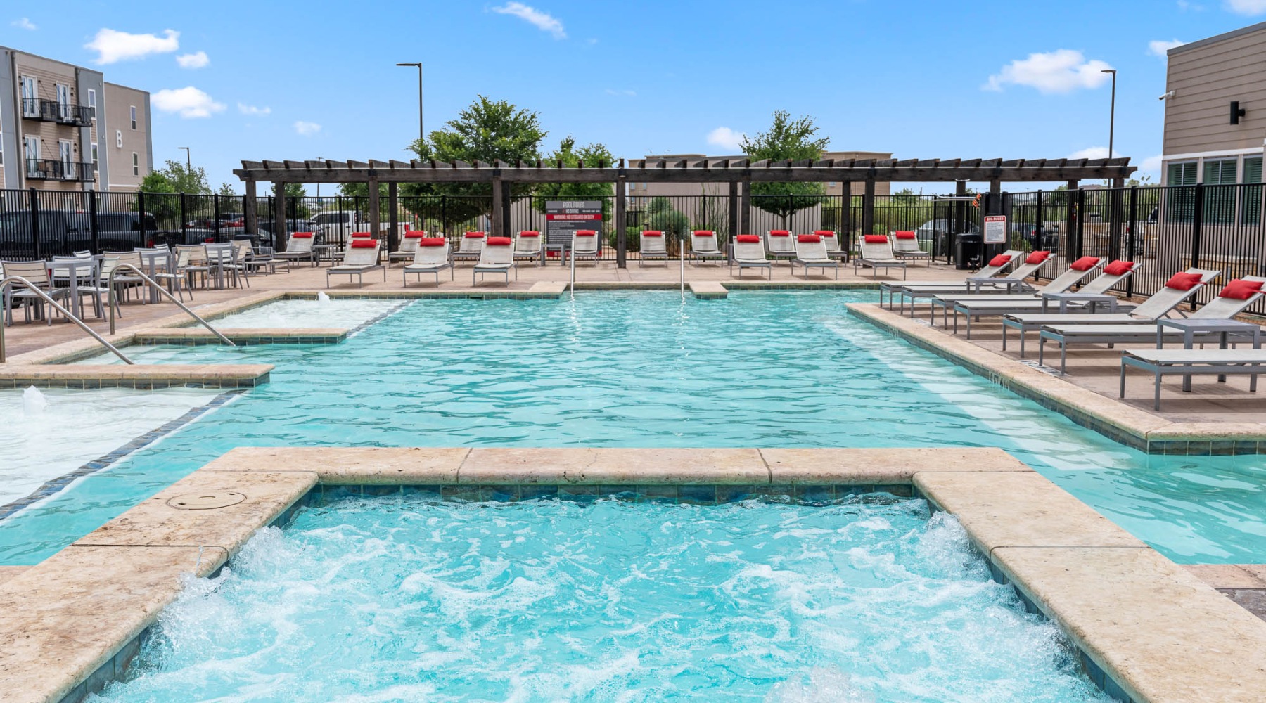 FLATZ 432 Swimming Pool